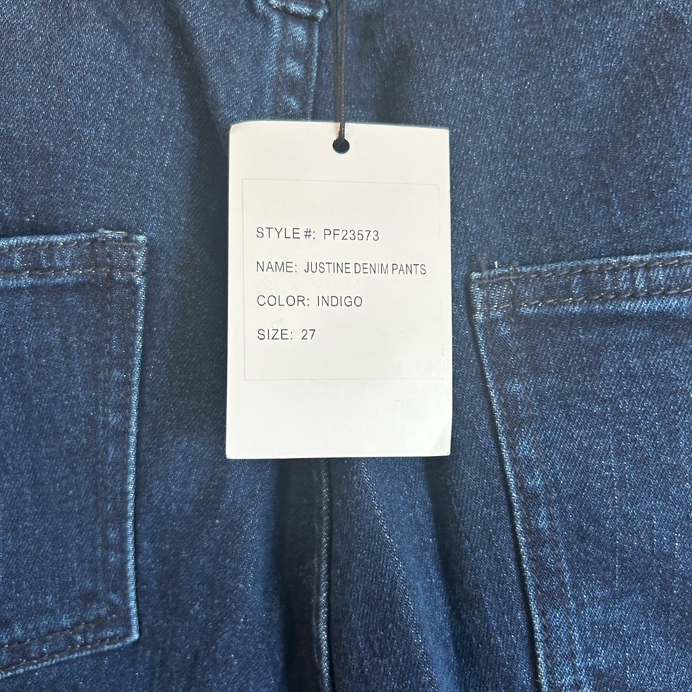 NWT GENERATION LOVE Justine Straight Leg Denim
Pants Silvertone Buttons - Picture 5 of 11